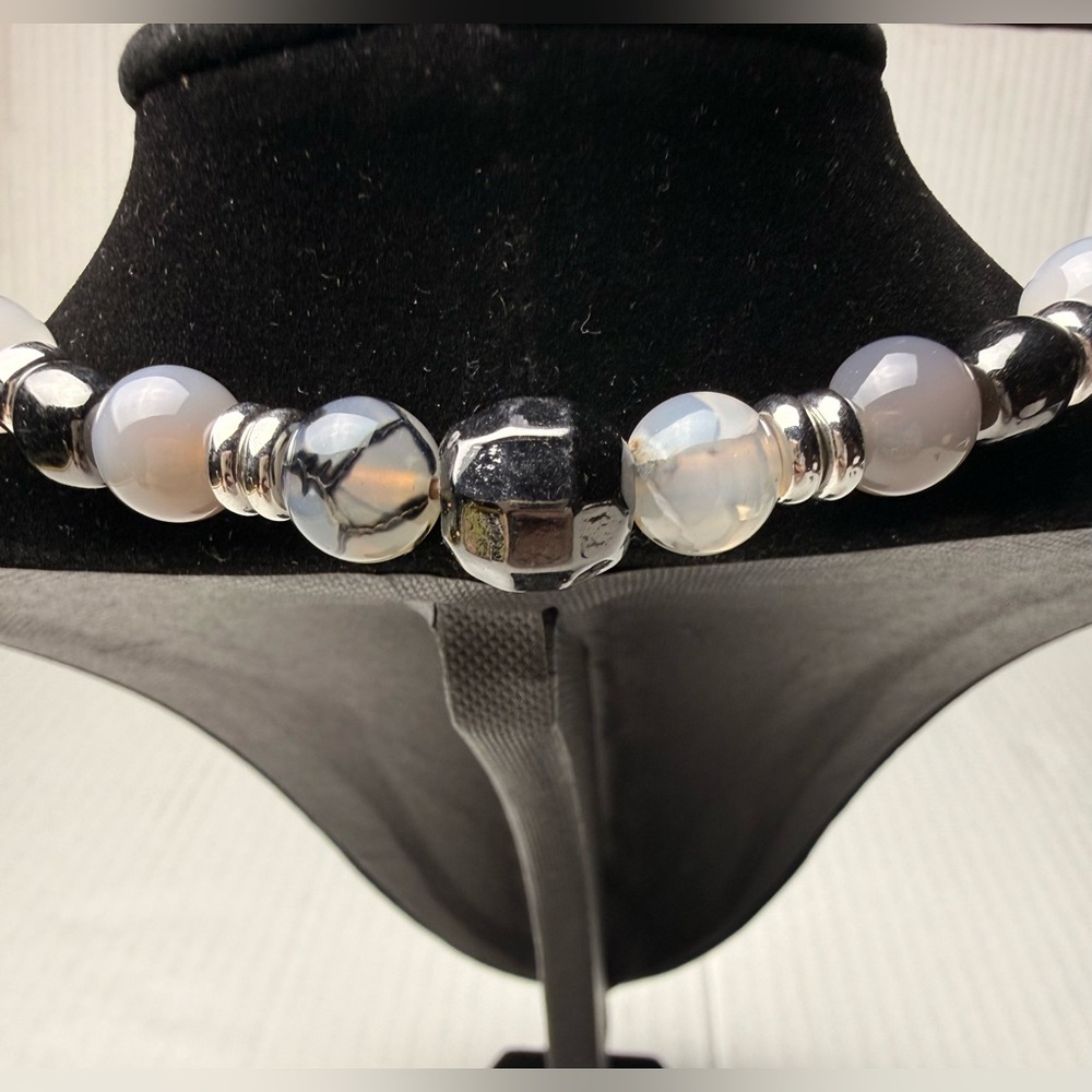 Hammered Silver Tone Teardrop Pendant Bohemian Artisan Handmade Necklace Beaded - Picture 6 of 8
